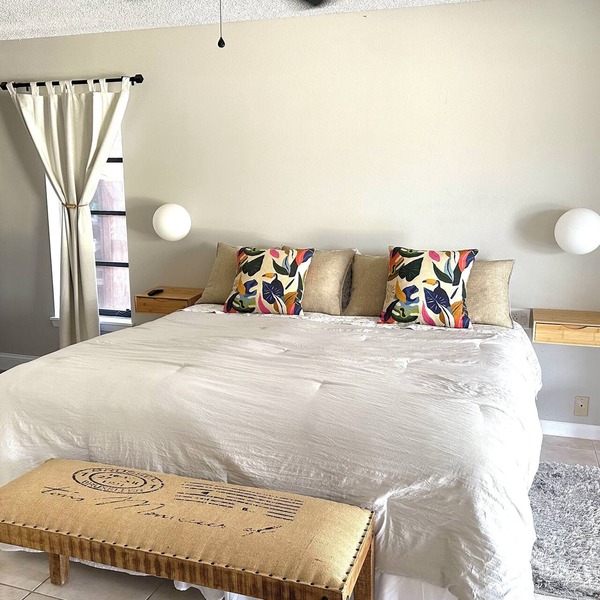 Charming Studio in Peaceful Venice -Lake View-AC-Pool-Sauna and Therapy Massage