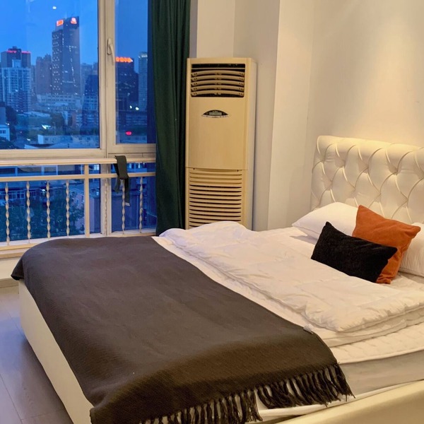 Charming studio with Beijing CBD view and WiFi, AC