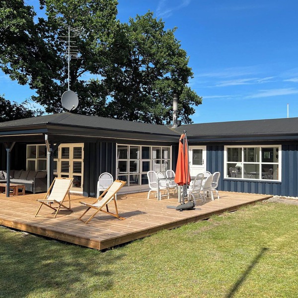 Charming summer house on a secluded plot
