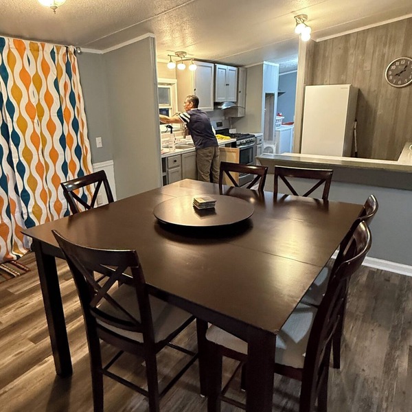 Charming Sylvan Beach NY Three Bed Two Bath home Blocks from Sandy Beach