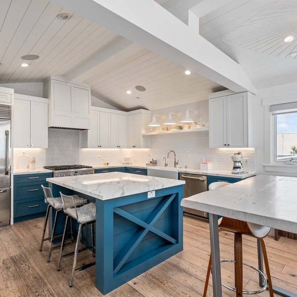 Charming townhome in Manhattan Beach near the sand