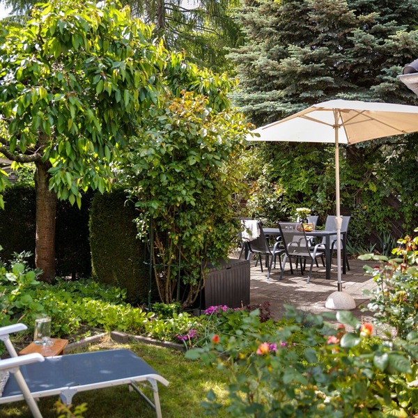 charming townhouse with garden, WiFi and Netflix