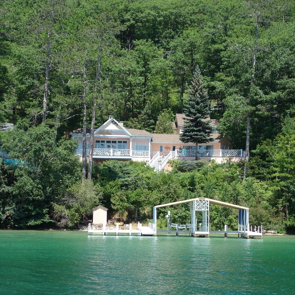 Charming Walloon Lake Cottage on the Water