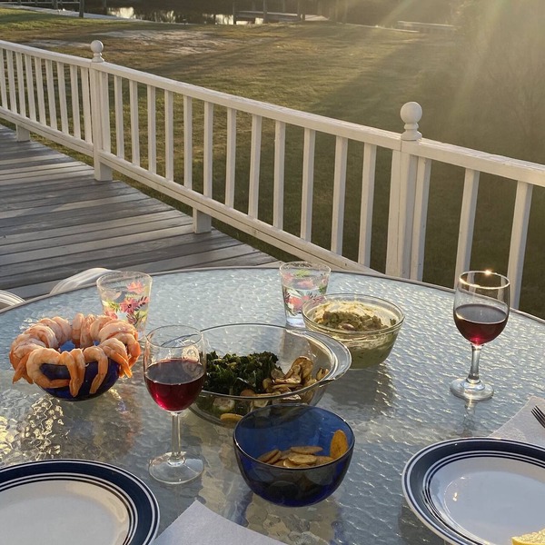 Charming Waterfront Cottage with Boat Ramp and boat docking - Pet Friendly