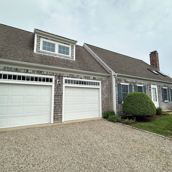 Chatham Charm Awaits - Family-Friendly Cottage Near Beaches & Local Attractions
