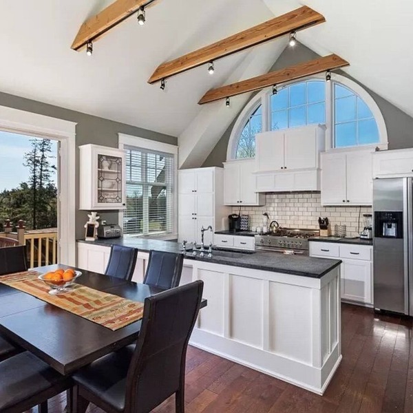 Chef's Kitchen, Salish Sea View, EV Charger: This is The Cottage on Cedar Street