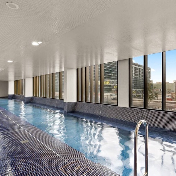 Chic 1-Bed with Pool by River, Ferry & Amenities