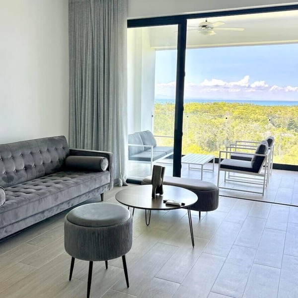 Chic 2BR Apt 1km from Playa Bonita