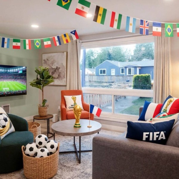 Chic 3BR+2BA Duplex w/Serene View+BBQ near airport