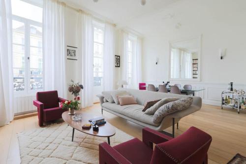 Chic flat Place des Vosges