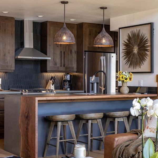 Chic Lakefront Cabin - Unbeatable Views! Jacuzzi, Two Patios, Indoor/Outdoor Fireplace