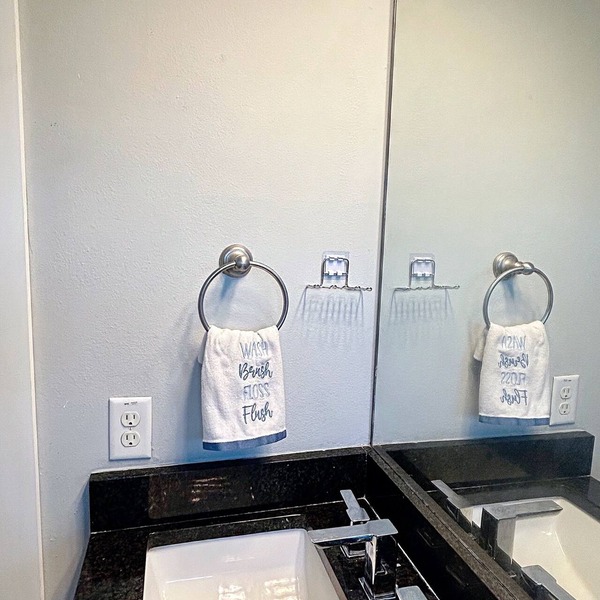 Chic Modern 3-bedroom Condo in Central Austin