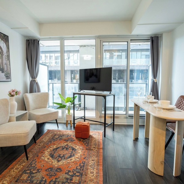 Chic Studio APT w/private balcony & fast Internet