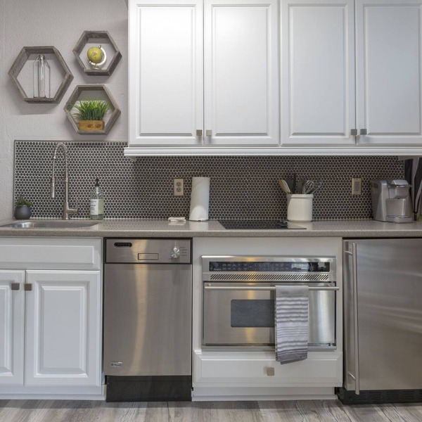 Chic Studio On Oglethorpe Square | Perfect Location | Walk Everywhere