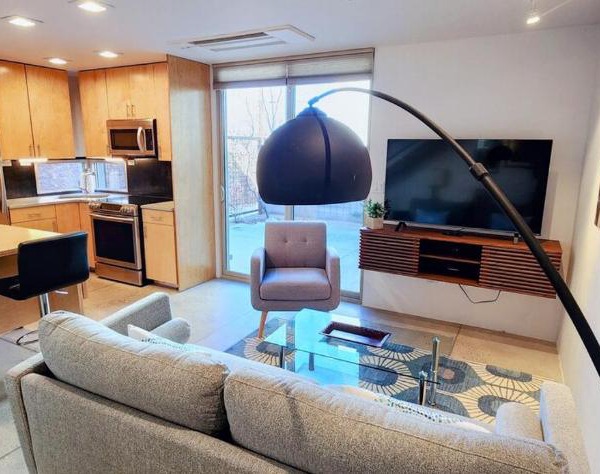 Chic Townhome Haven rooted Downtown