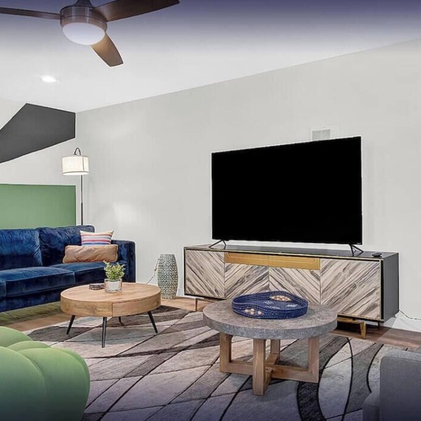 Chic Townhome Private Pool Sleeps 8+