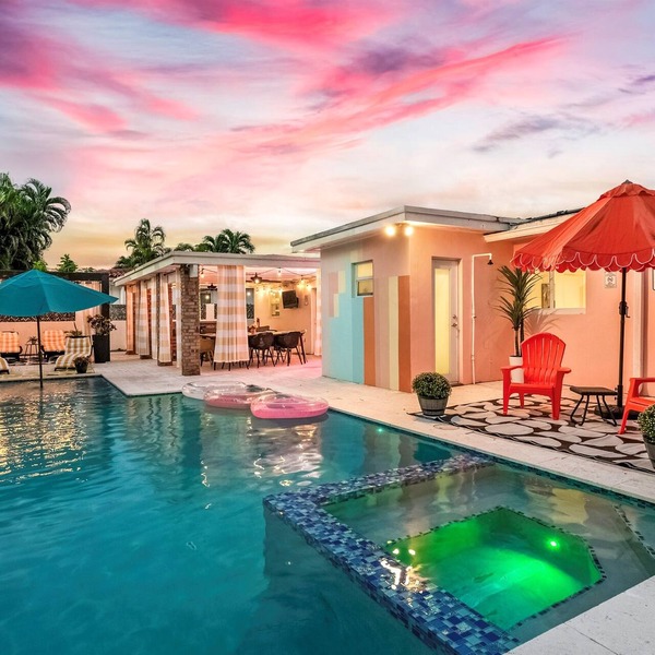 Chic Villa, pool, spa, Coffee station, Nr Brickell