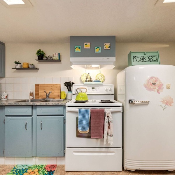 Chic Vintage Suite Close to Airport & Downtown