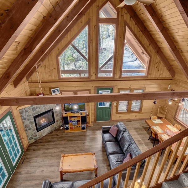 Chickadee Cabin (Hocking Hills area)