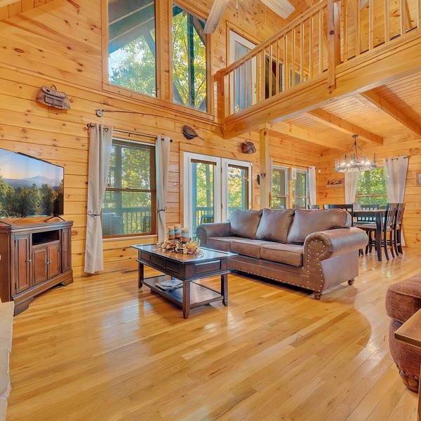 Chillin N Grillin - Cozy Pet-Friendly Cabin with Hot Tub & Mountain Views!