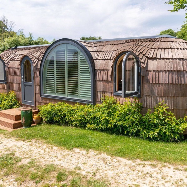 Christie's Cabin, Euridge - sleeps 2 guests in 1 bedroom