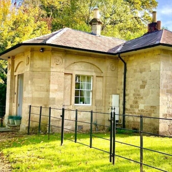 Church Lodge, Orchardleigh Estate