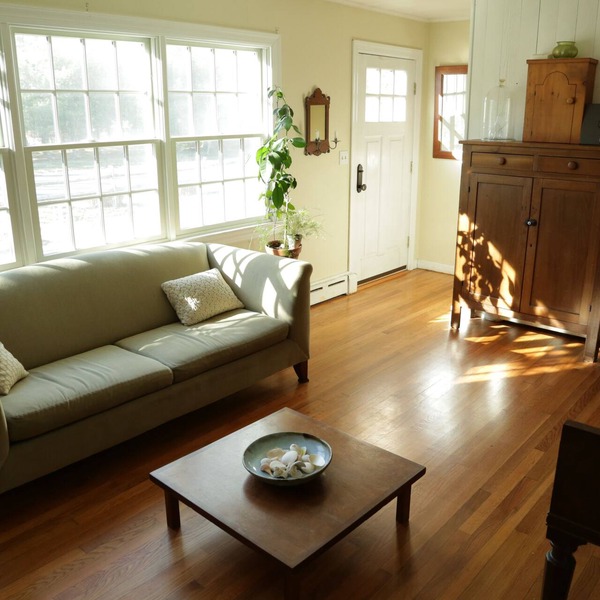 Classic Beach Cape Minutes from Local Beaches and Sag Harbor Village