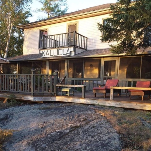 Classic Kawartha Lakes Cottage Experience - Stoney Lake