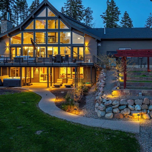Cle Elum’s Best Kept Secret+Pool Access & Pickleball+Big View & Grass Yard
