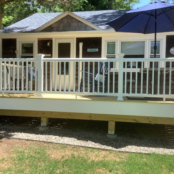 Clean and Quiet cottage 1/2 mile to Cooks Brook and Sunken Meadow Beach