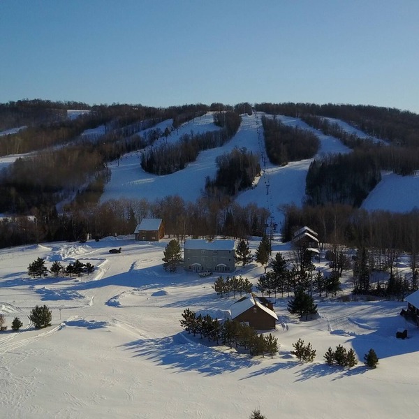Clean, Comfortable and Quiet Condo at the base of Jackson Creek Summit