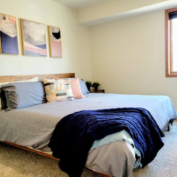 Clean, Comfy, digs close to all the attractions