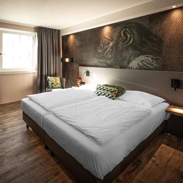 Clean & Inviting Room Near Solitude Castle & Porsche Museum — Pets Allowed