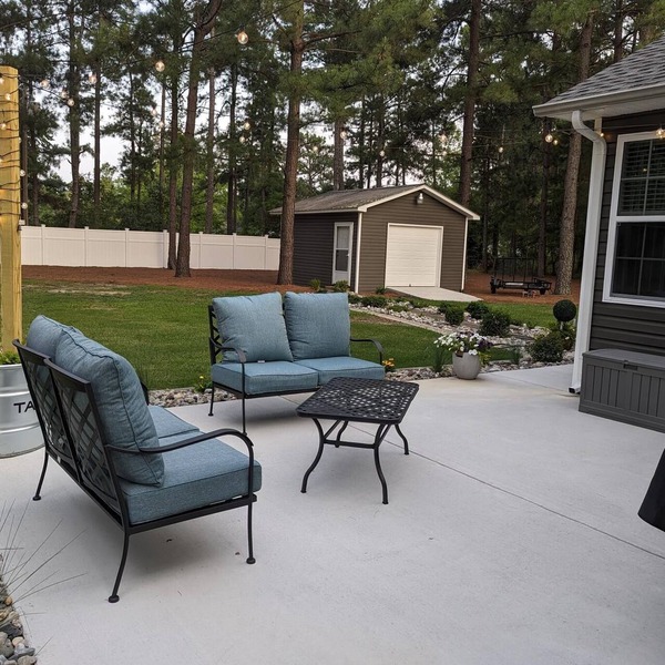 Clean, Spacious Home with 5 Mile Commute to Pinehurst/US Open. Pet/Smoke Free.