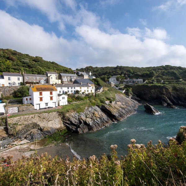 Cliff Garden Holiday Cottage in Portloe With Stunning Garden And Sea Views