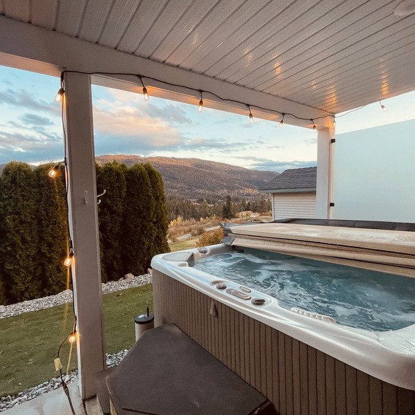 Close to SilverStar mountain getaway 3bedroom suite