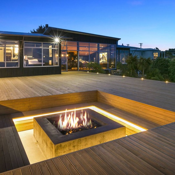 CLOUD 9 RETREAT - ABSOLUTE BEACHFRONT HOME, pet friendly in Karitane