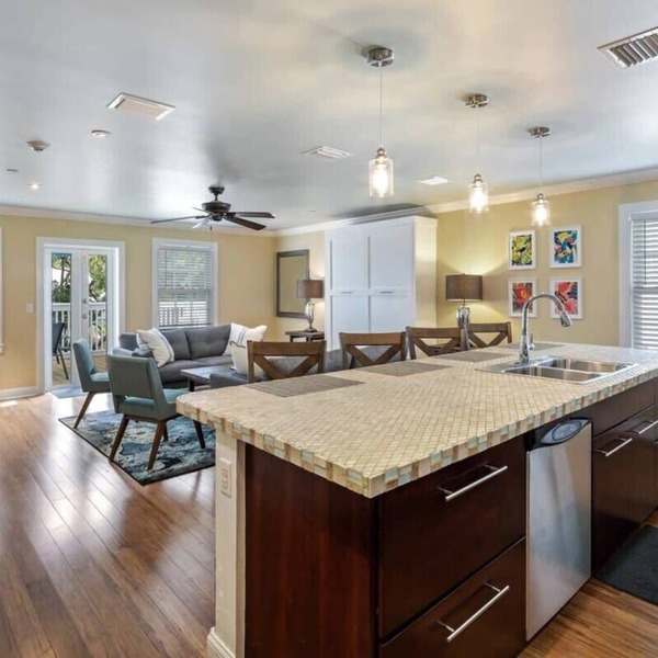 Cloud Suite on Duval Street with Balcony