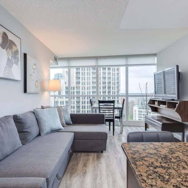 CN Tower Views 2BR+Den Condo w/Parking
