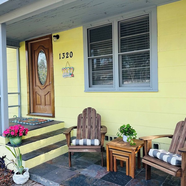 Coastal Escape - Downtown Palm Harbor