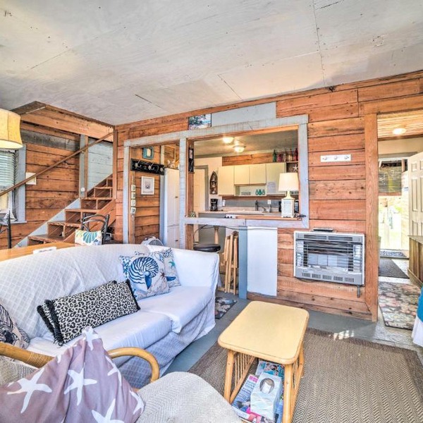 Coastal Perry Cottage about 2 Mi to Boat Ramp!