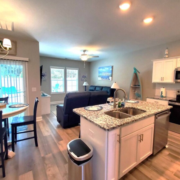 Coastline Townhome Beach Getaway - Located by The Emerald Isle Bridge