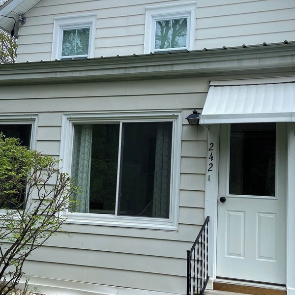 Coby Connection Home- 3-bedroom newly remodeled house with WiFi in Cobleskill
