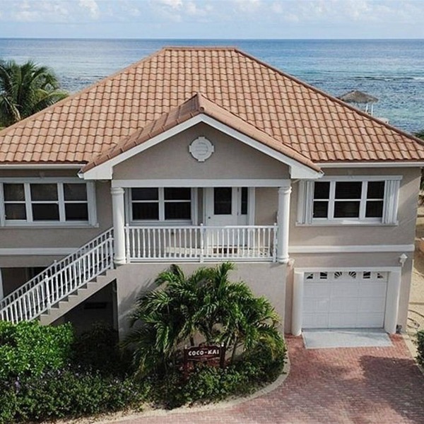 Coco Kai Beach Front Villa with Heated Pool and Private Dock