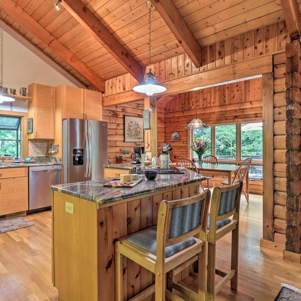 'cold Mountain Reflections' Cabin w/Game Room!