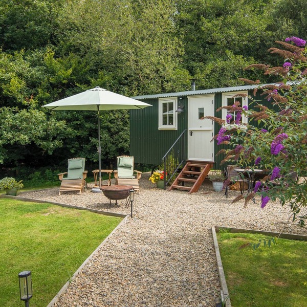 COLLEN, pet friendly, with open fire in Aberaeron