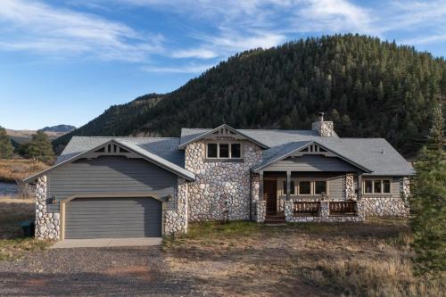 Colorado Riverfront Escape! Fish, Hike & Relax
