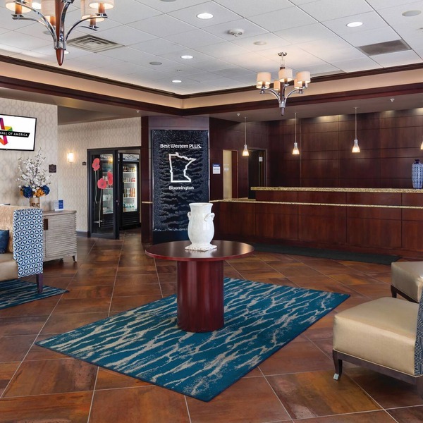 Comfort & Convenience near The Mall of America: Pool & Free Airport Shuttle