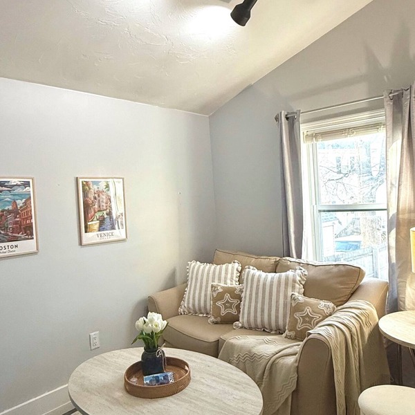 Comfortable 2-BR Apt, Eat-In Kitchen & Parking, Quiet Location+Train to Boston