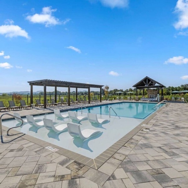 Comfortable 3bd Townhome Hospitals Pet Friendly Mountains Asheville Airport Pool